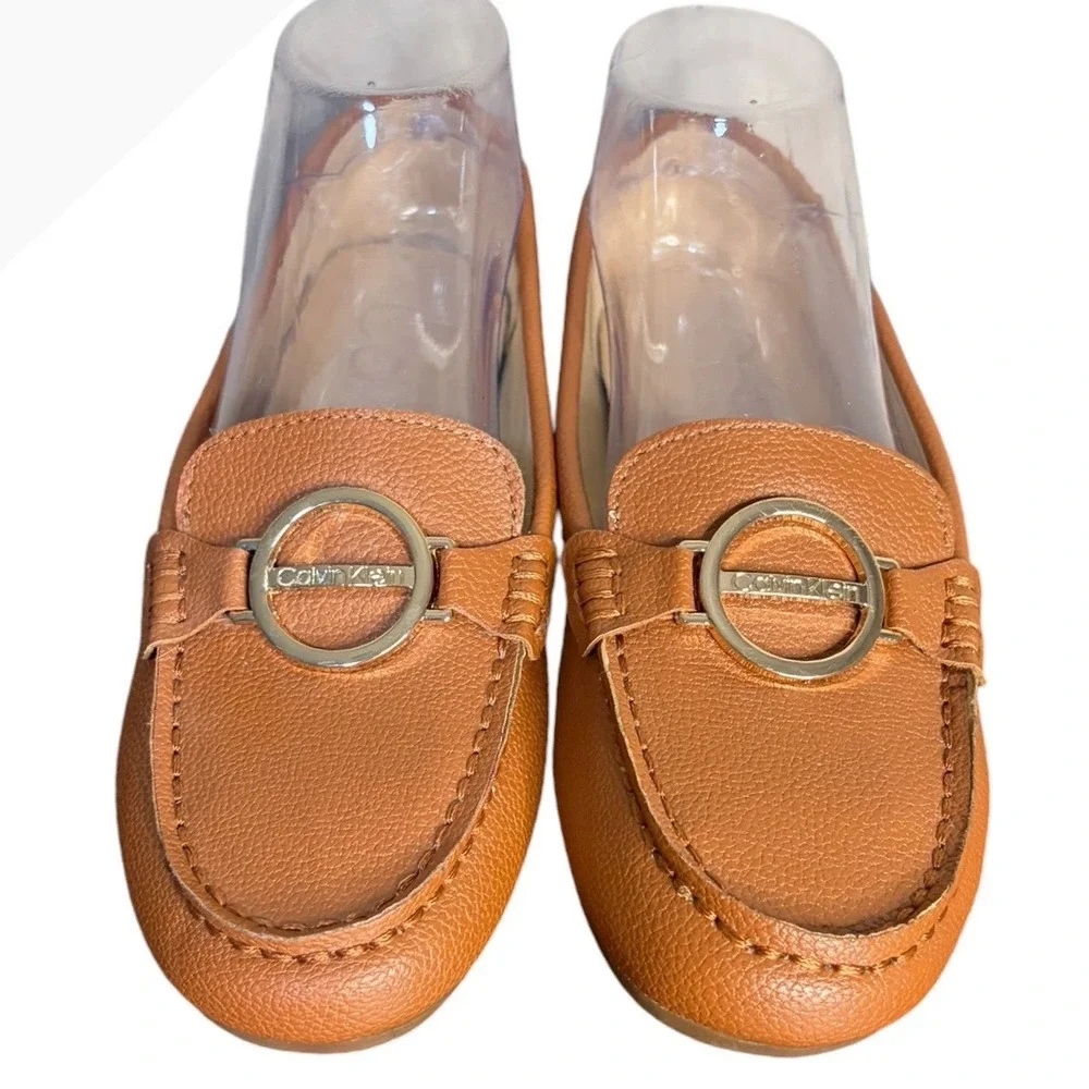 NWOB Calvin Klein Cognac Tan Kclayne L Loafers‎ Gold Buckle Women's Size 6.5M